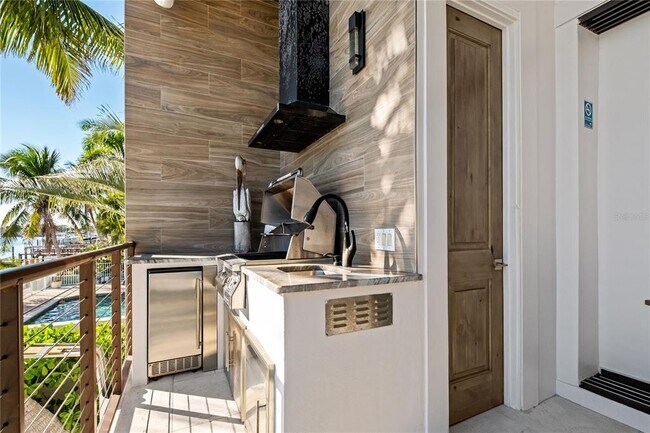 Building Photo - 459 20th Ave