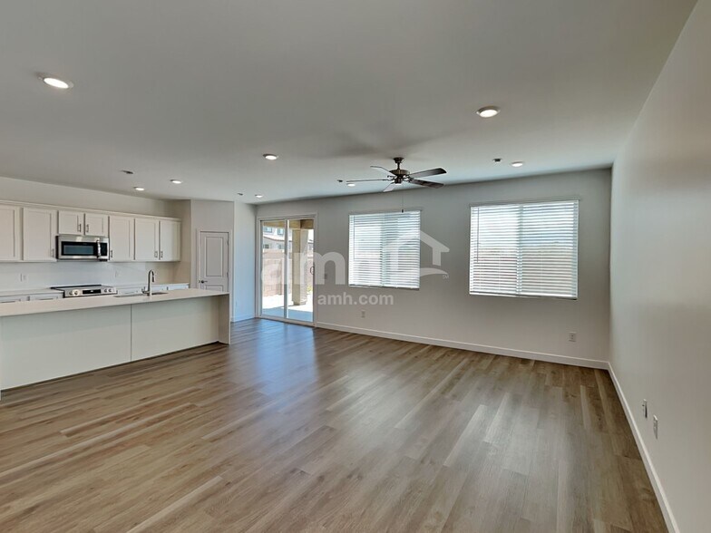 Building Photo - 9702 N Rancho Lozano