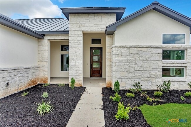 Building Photo - 102 Prairie