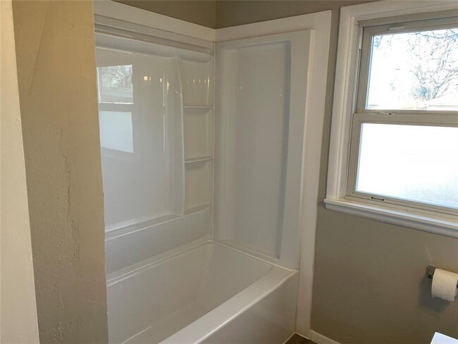 Building Photo - 228 W 9th St