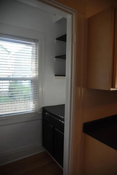 Pantry - 62 Morningside Park