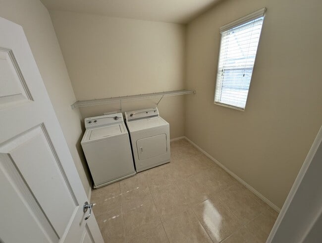 Building Photo - 62 Augusta Course Ave