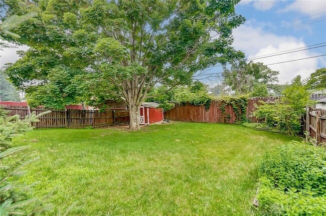 Building Photo - 2327 Polo Park Dr