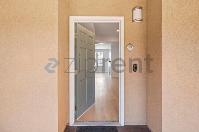 Building Photo - Unit 201