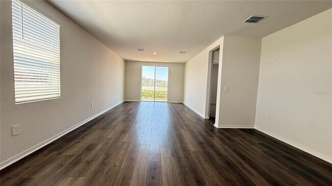 Building Photo - 3905 Giorgio Dr