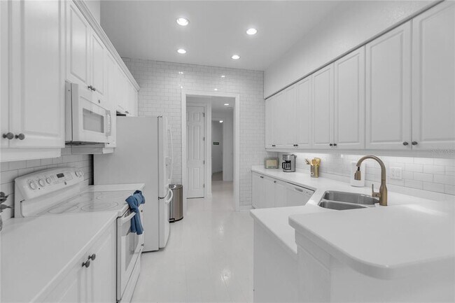 Building Photo - 5405 46th Ct W