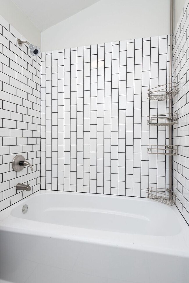 Building Photo - Located in the heart of Cleveland Park, this charming home has it all!