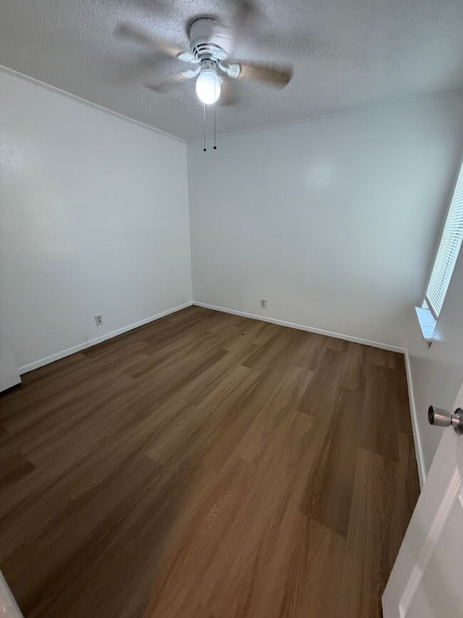 Building Photo - 704 Osage Dr
