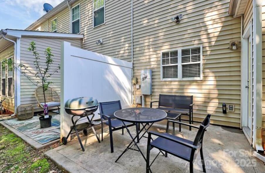 Building Photo - 5943 Pisgah Way