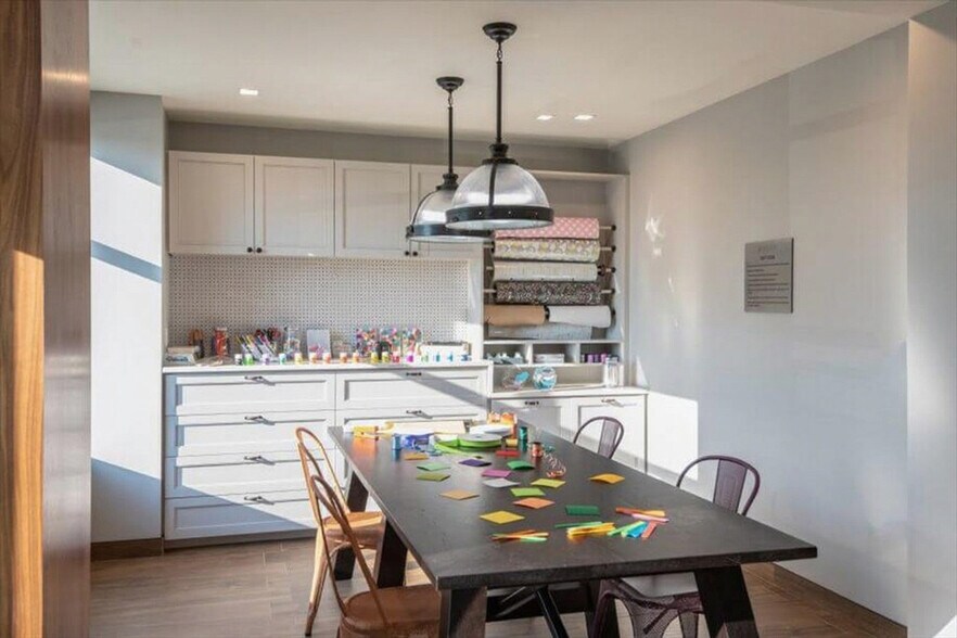 Building Photo - 40 E Pier Dr