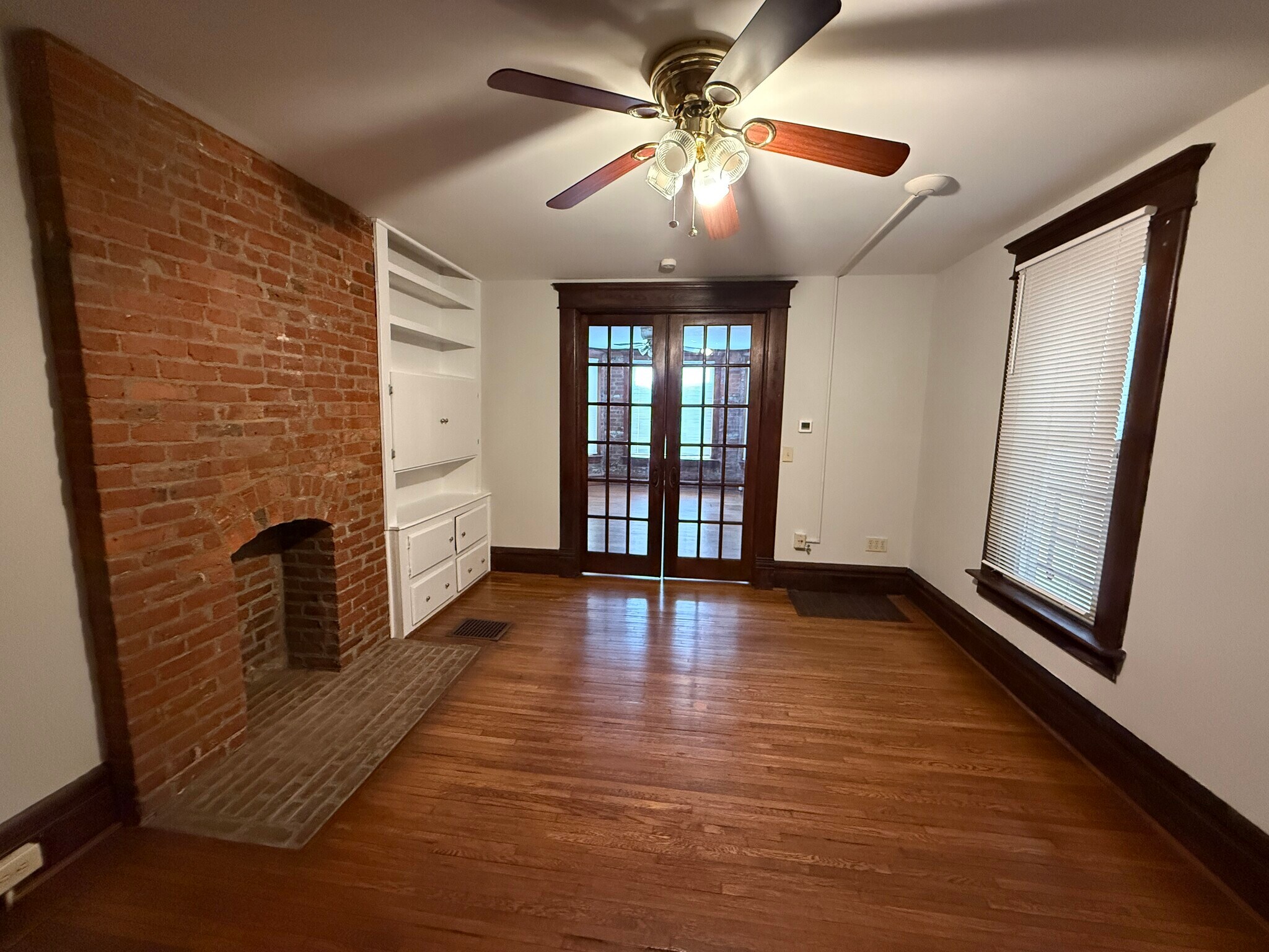 Building Photo - 1360 S High St