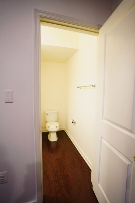 Building Photo - 675B E Church St