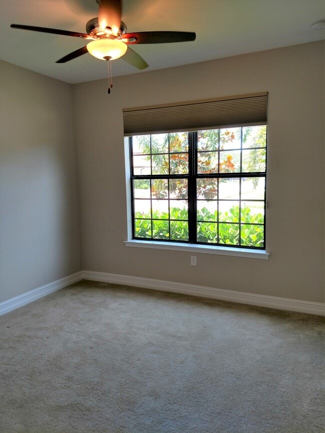 Building Photo - Unfurnished Annual Rental - Lovely 3 Bedroom Home in Calusa Park. Nicely upgraded and Pet Friendly