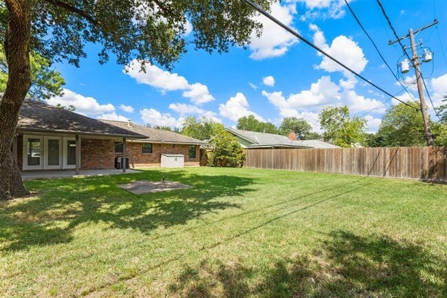 Building Photo - 10825 Willowisp Dr
