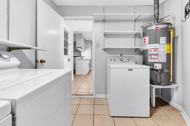 Building Photo - 1130 Wheaton St