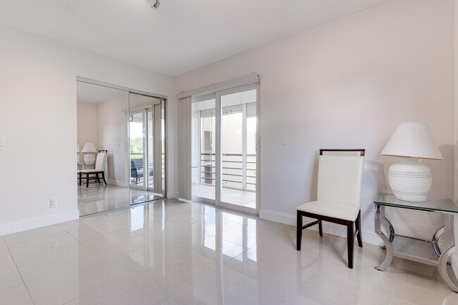 Building Photo - 509 Capri Dr