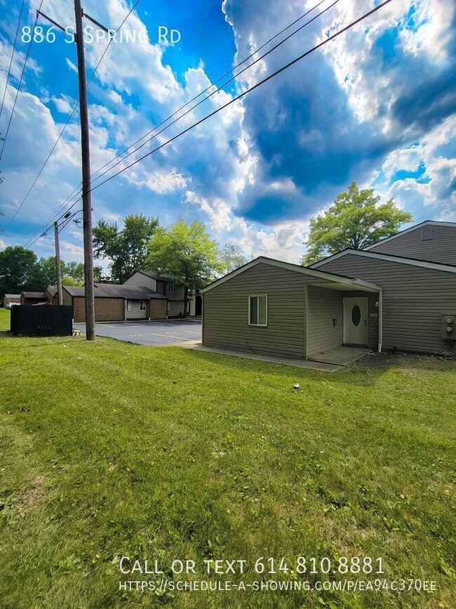 Building Photo - 886 S Spring Rd