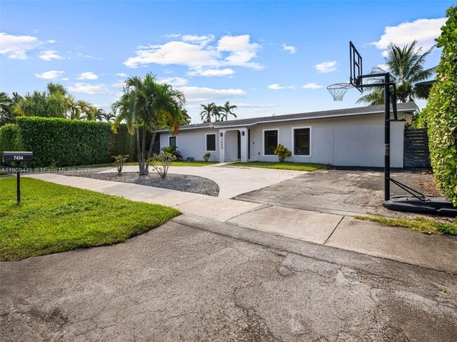 Building Photo - 7434 SW 127th Ct