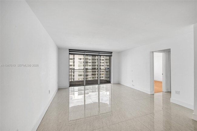Building Photo - 18041 Biscayne Blvd