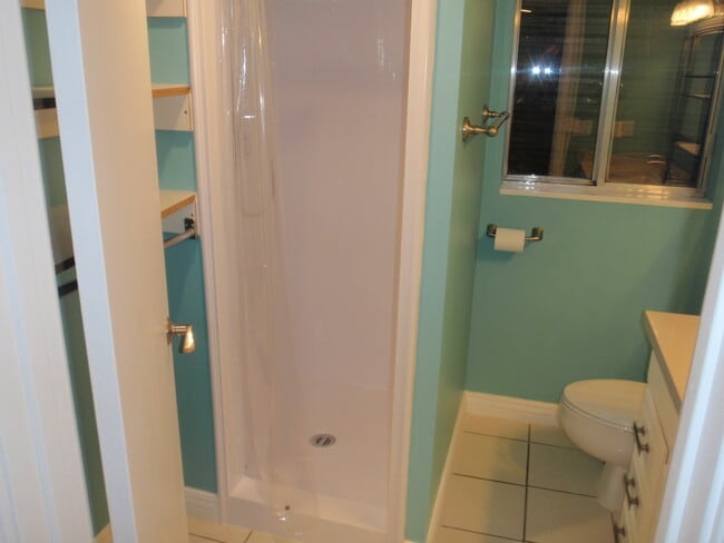 Building Photo - 6361 Clay Park Dr