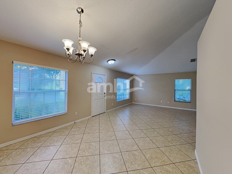 Building Photo - 28733 Midnight Star Loop