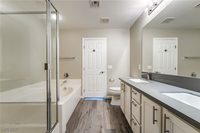 Building Photo - 10667 Mann St