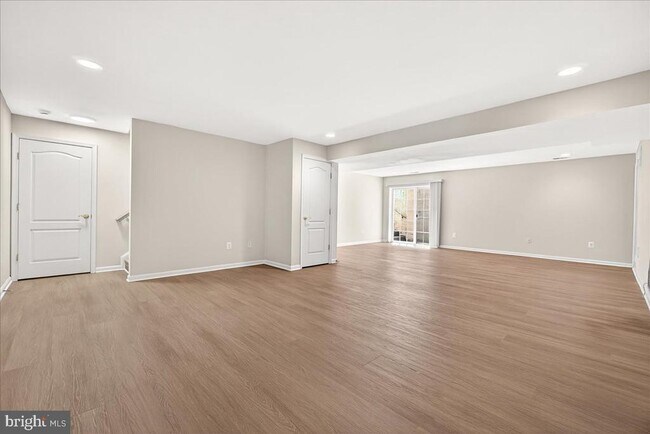 Building Photo - 9938 Timberknoll Ln