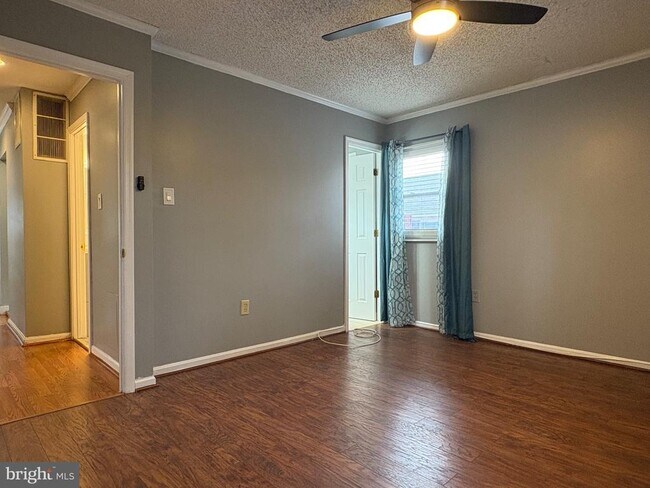 Building Photo - 12654 Valleywood Dr