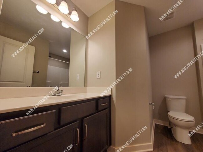 Building Photo - Gorgeous Like New-Built in 2020-Louisburg Town Home-Available NOW!!