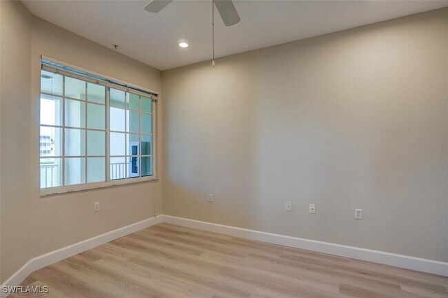 Building Photo - 20041 Sanibel View Cir