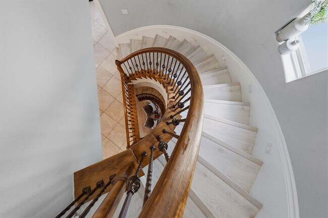 Building Photo - 14121 Farm to Market Rd 2769