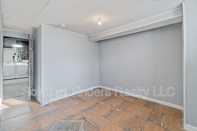 Building Photo - 2905 Yorkway