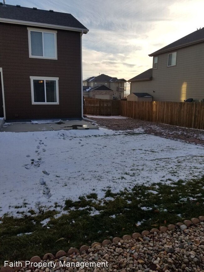 Building Photo - 4 br, 3.5 bath House - 2745 Branding Iron Way