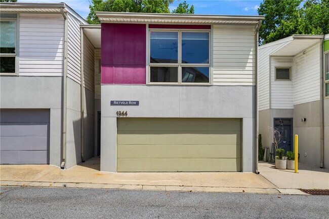Building Photo - 1344 Rietveld Row NW