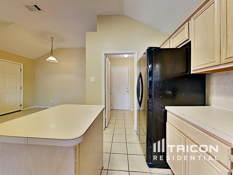 Building Photo - 1567 Nottingham Dr