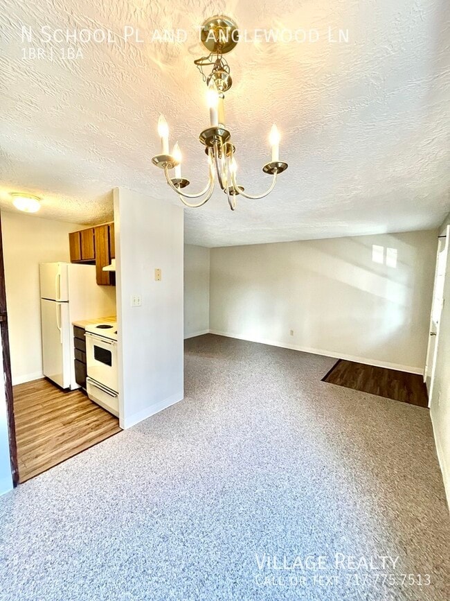 Building Photo - Few steps! Available NOW! Roomy 1-Bed with...