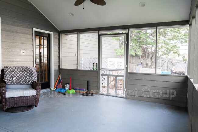 Building Photo - 1000 Harbour Shore Dr