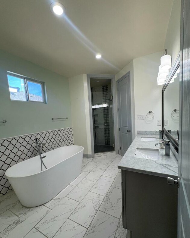 Building Photo - 2808 Seine St