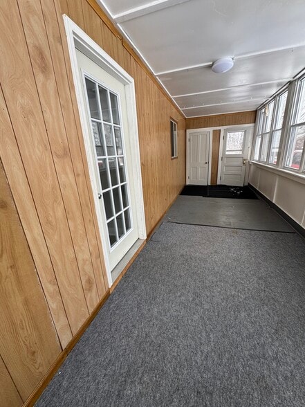 Building Photo - 8939 Pecor St