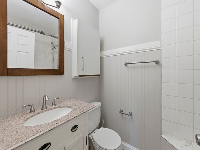 Building Photo - Beautiful Home in Central Fort Collins Location!