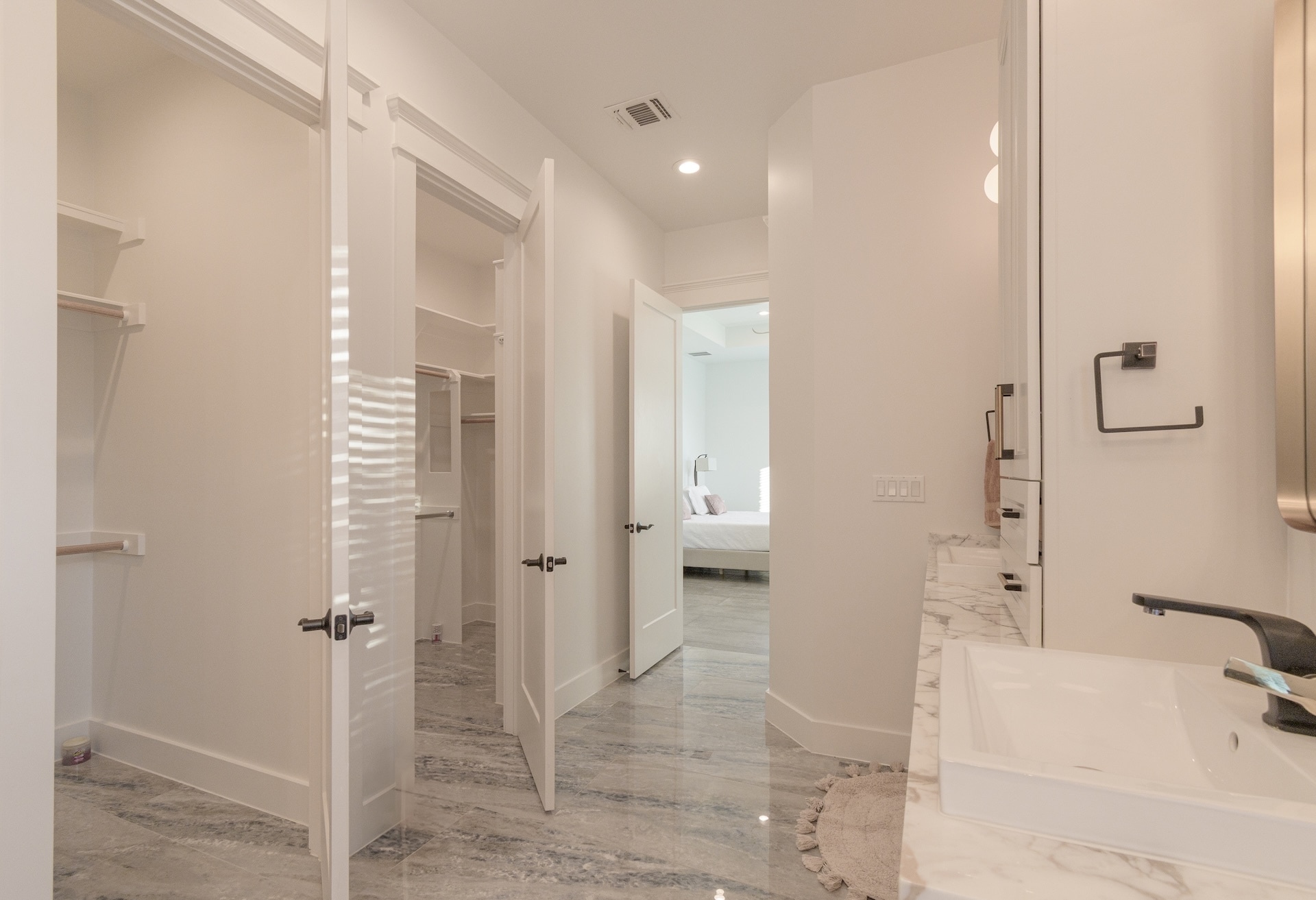 Building Photo - 21404 Lonesome Ct