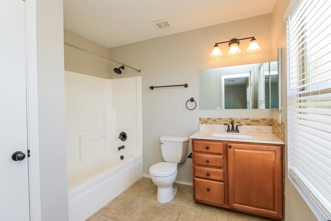 Building Photo - 2634 S Southwind Dr