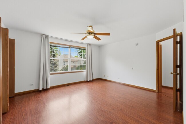 Building Photo - 1404 W Sapphire Dr