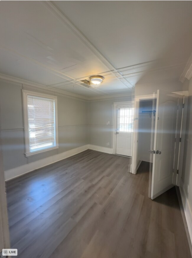 Building Photo - 18 Calloway St