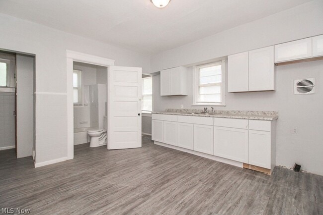 Primary Photo - 4 BD/1 BA