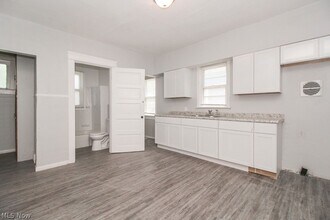 Building Photo - 4 BD/1 BA