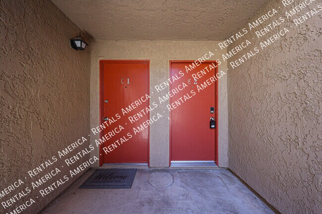 Building Photo - 5525 E Thomas Rd
