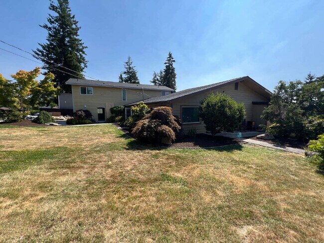 Building Photo - Brand-New Ground-Level 3 Bed, 2 Bath Home with Private Driveway