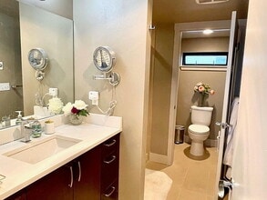 Building Photo - 107B 13th Ave E