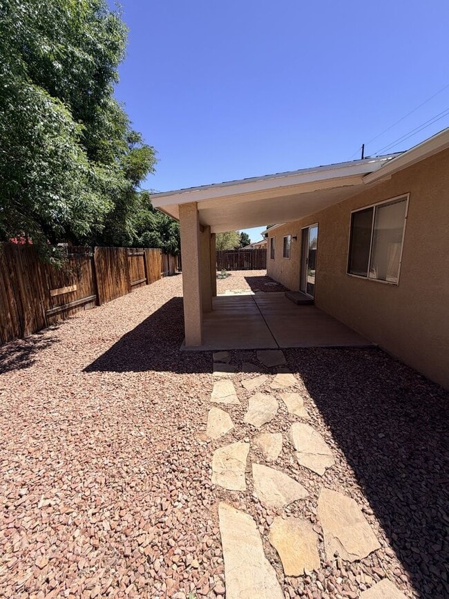 Building Photo - 204 N 2000 E